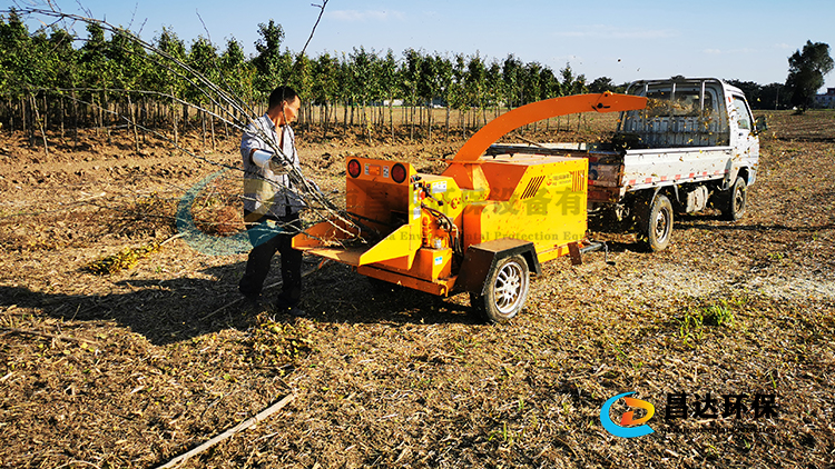 河南昌達HC-6130型樹枝粉碎機新疆客戶使用現場，樹枝粉碎機實體廠家！